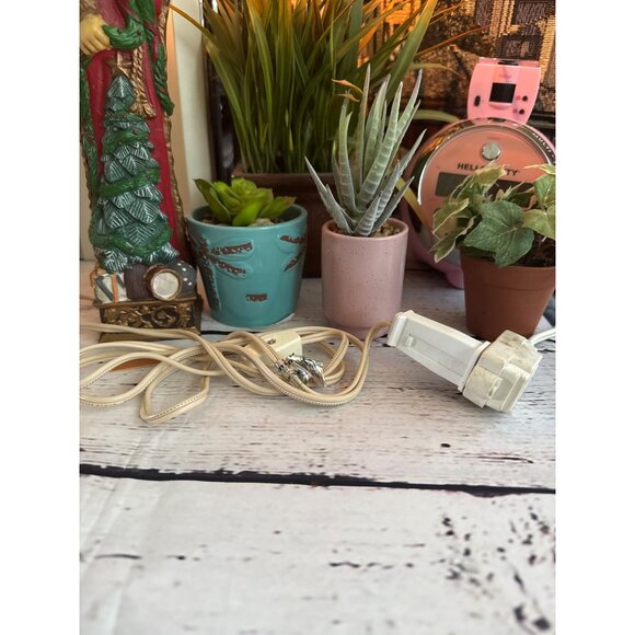 Vintage Electrical Santa Claus Christmas Table Lamp - Picture 14 of 15